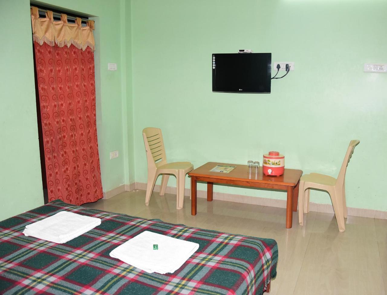 Hotel Delta Executive Shirdi Exterior foto