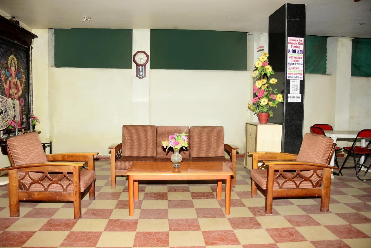 Hotel Delta Executive Shirdi Exterior foto