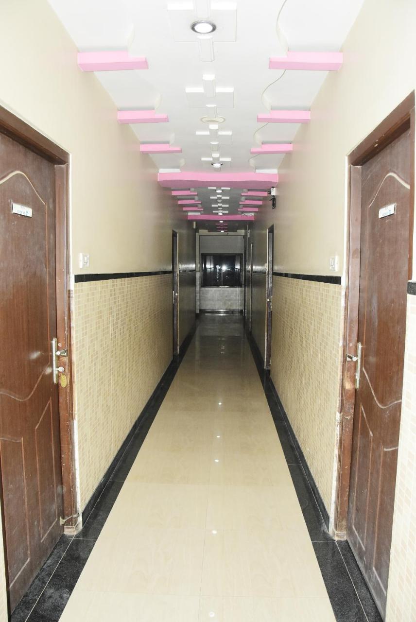 Hotel Delta Executive Shirdi Exterior foto